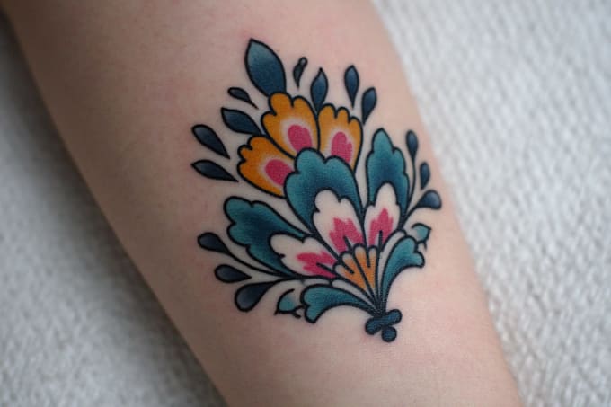 make a custom gorgeous traditional tattoo design