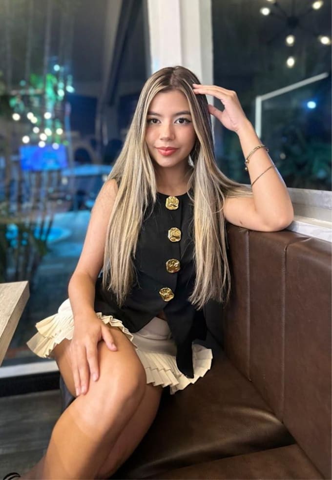 be your female model for asll your projects