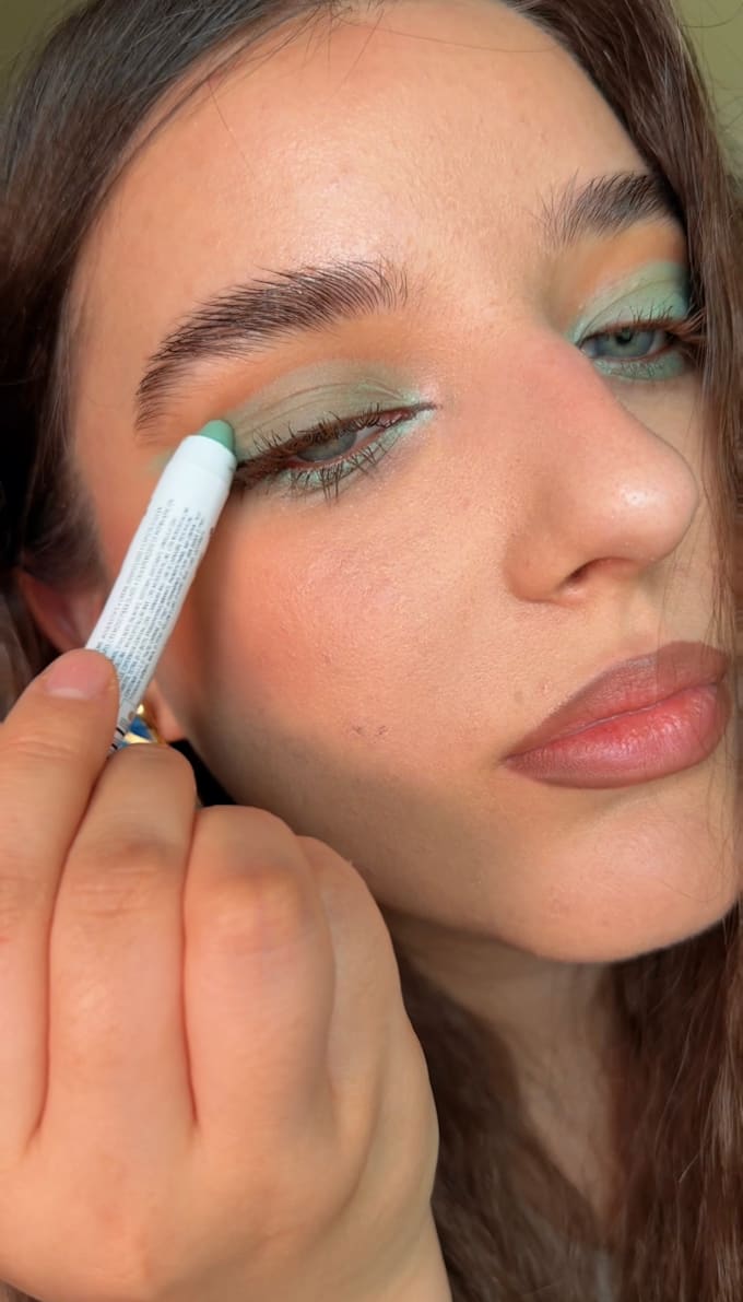 create a makeup application demo for your brand