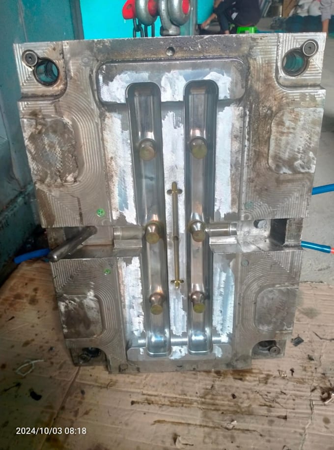 troubleshoot and fix your plastic injection molding machine remotely
