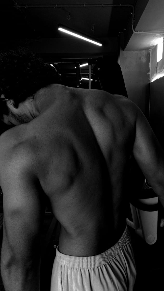 design a custom muscle building workout and diet plan