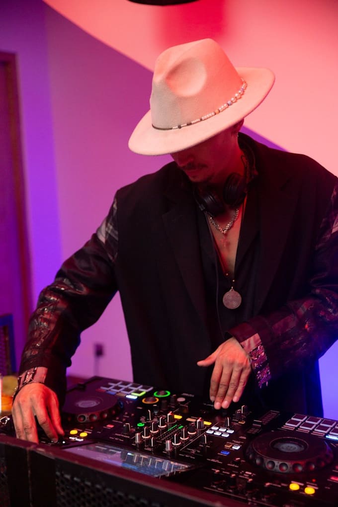 create a custom dj set for your restaurant,event or private party