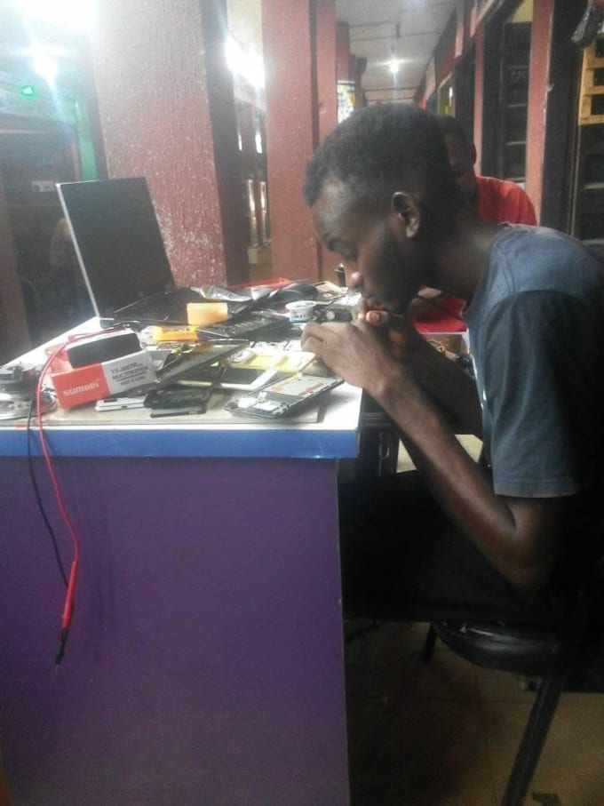 troubleshoot and help fix your smartphone problem remotely