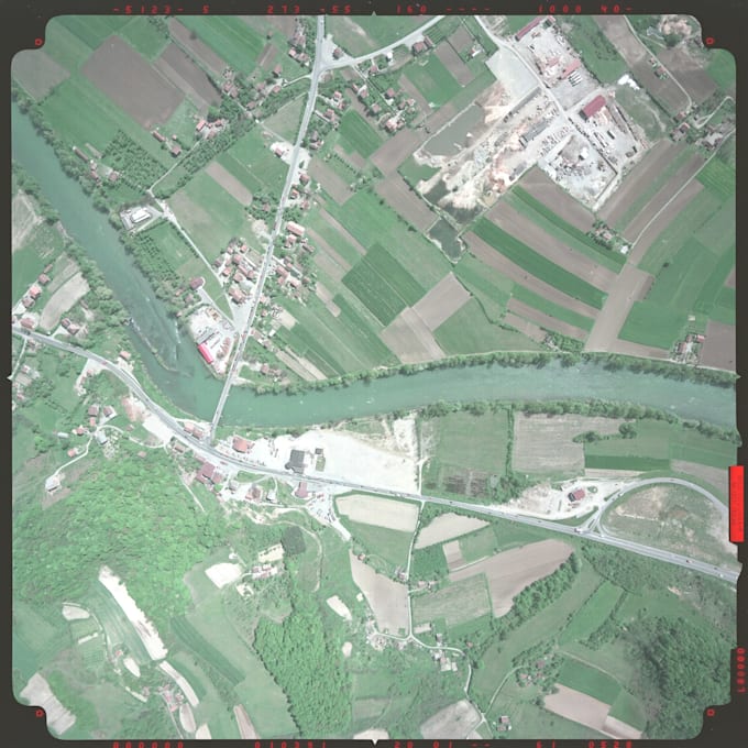 accurately georeference maps and vectorize raster data