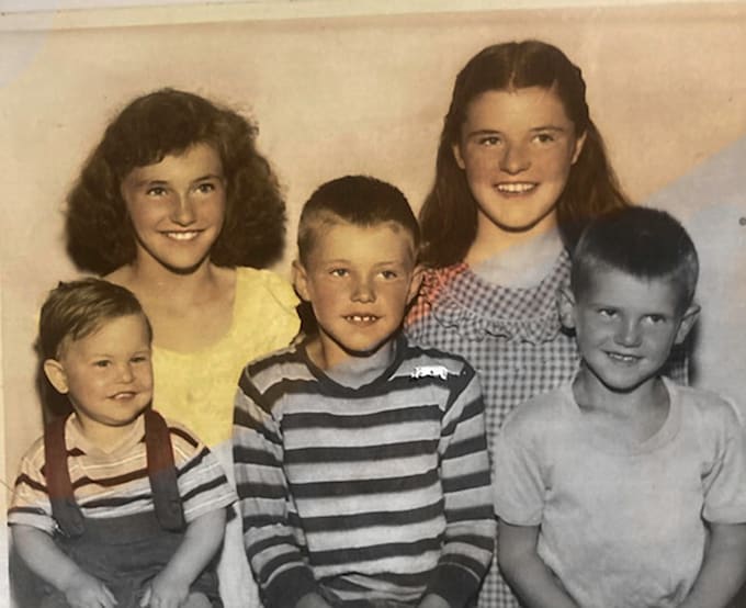 restore repair enhance and colorize old photos