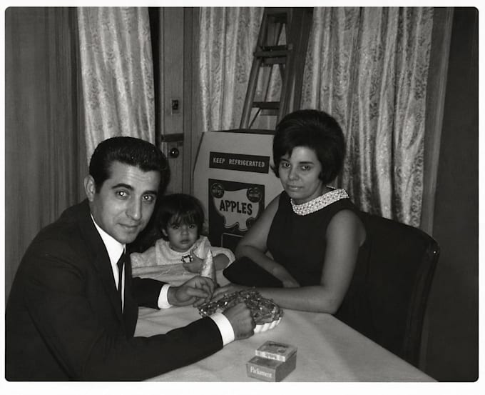 restore old and damaged photographs