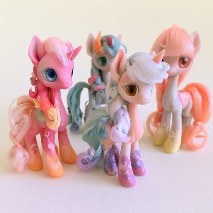 draw a personalized pony character illustration