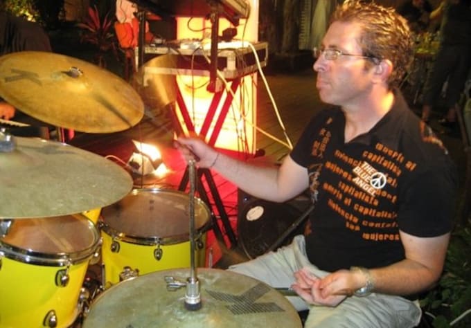 play and record a drum track with live drums for your song