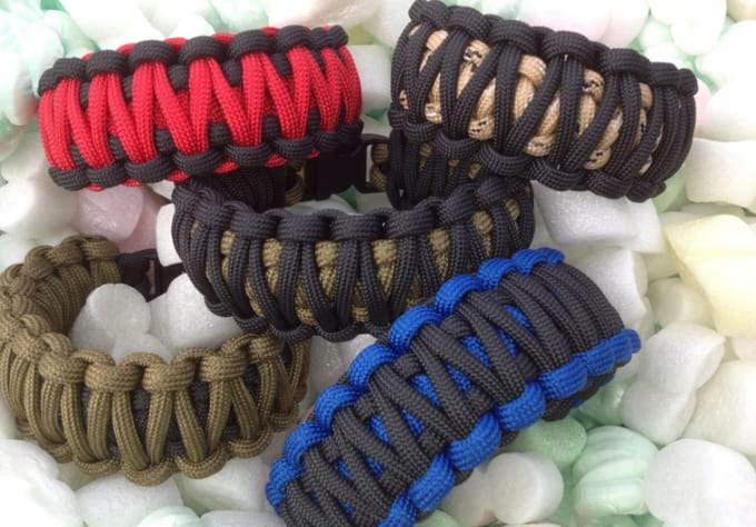 Make a custom two color king cobra survival paracord bracelet by ...
