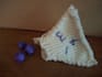 knit a dice bag shaped like a d4