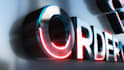create custom 3d logo animation metallic glow
