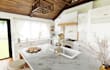design a stunning farmhouse kitchen