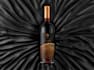 design a minimal and elegant wine label