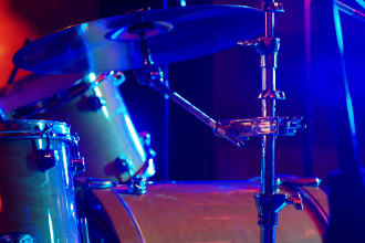 program a realistic midi drum track for your song