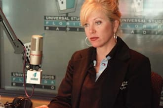 voice american english radio and TV advertisements fast