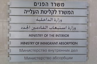 translate english to arabic or russian,ukrainian languages