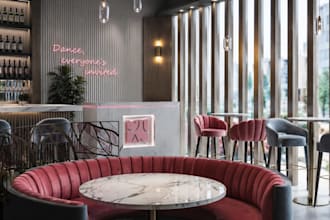 design realistic restaurant cafe and bar interiors