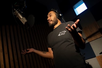 record pro voiceover human voice in latin spanish english