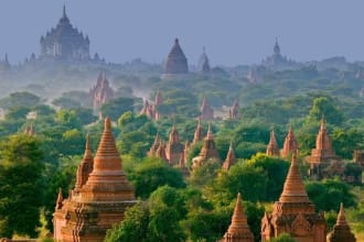 write informative travel guides
