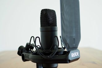 give you an italian deep male voice for your projects