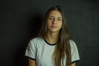 record a teenage brazilian female voice