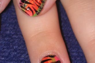 create a custom handpainted nail design for you