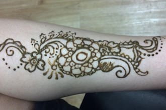 do a henna tattoo