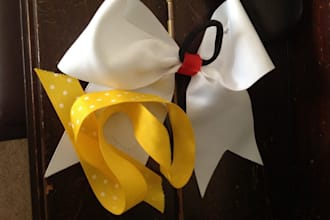 make a custom cheer bow