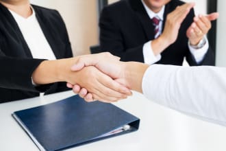provide professional resume writing services and career tips