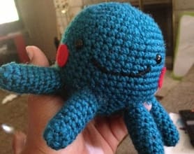 make an amigurumi octopus in any color yarn