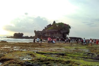write engaging travel article about bali