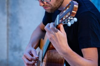 record guitar drones on any chord and in any key