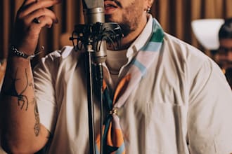 compose or produce a reggaeton, latin music in spanish