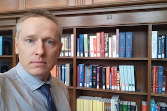 provide academic mentoring in international economic relations