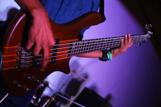 play suitable bass lines for your songs