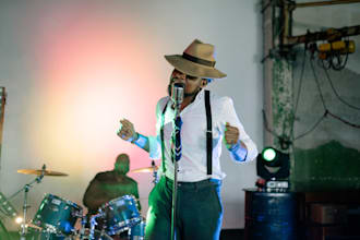 write a top level, professional press release for your music