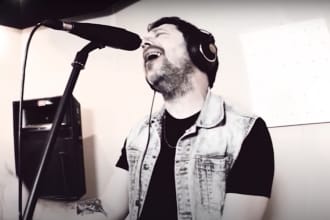 be your pop rock male singer in english or spanish