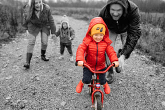 make photo black and white and add color splash