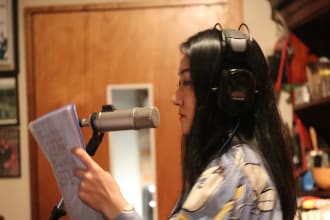do female voiceover in english or mandarin