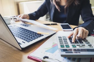 do accounting, bookkeeping, invoice tracking, cash flow