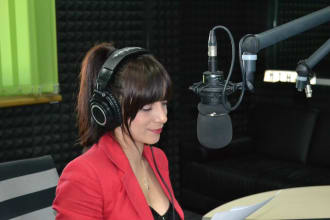record commercials, narration, audiobook, IVR and dubbing