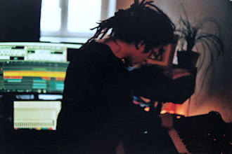 make hip hop beats with oldschlool sampling and new electronica