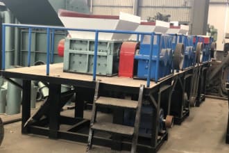 sell scrap tyre shredding machine