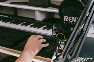 make indie rock beats