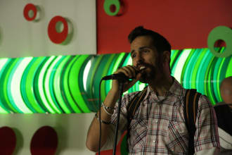 sing your lullabies or cartoon music in english or spanish