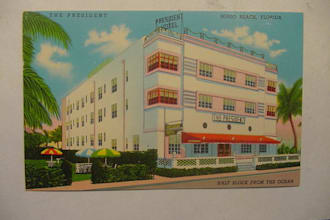 2 new postcards from the 1950s of art deco hotels