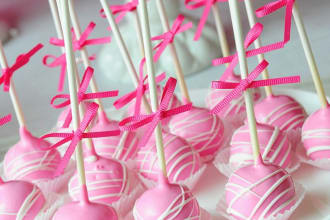make a dozen novelty cake pops
