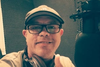 do a voice over for radio commercial in romanian