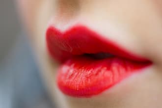 write a love poem with my red lip kiss