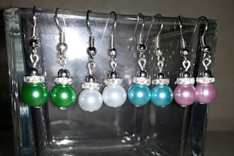 send you one set pearl earrings in the Netherlands